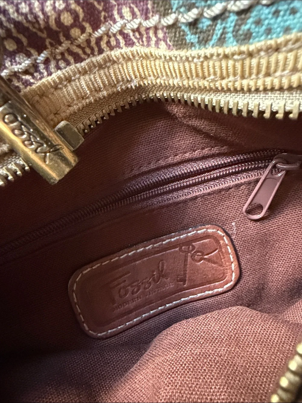 Fossil compact messenger